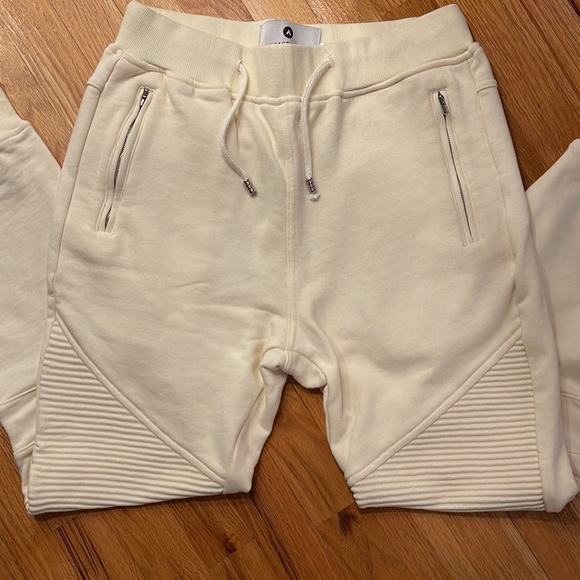 ArcticPremium Sweats - Picture 3 of 5